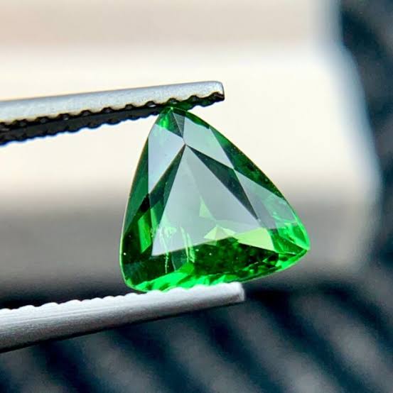 Trilliant Shaped Tsavorite Cut